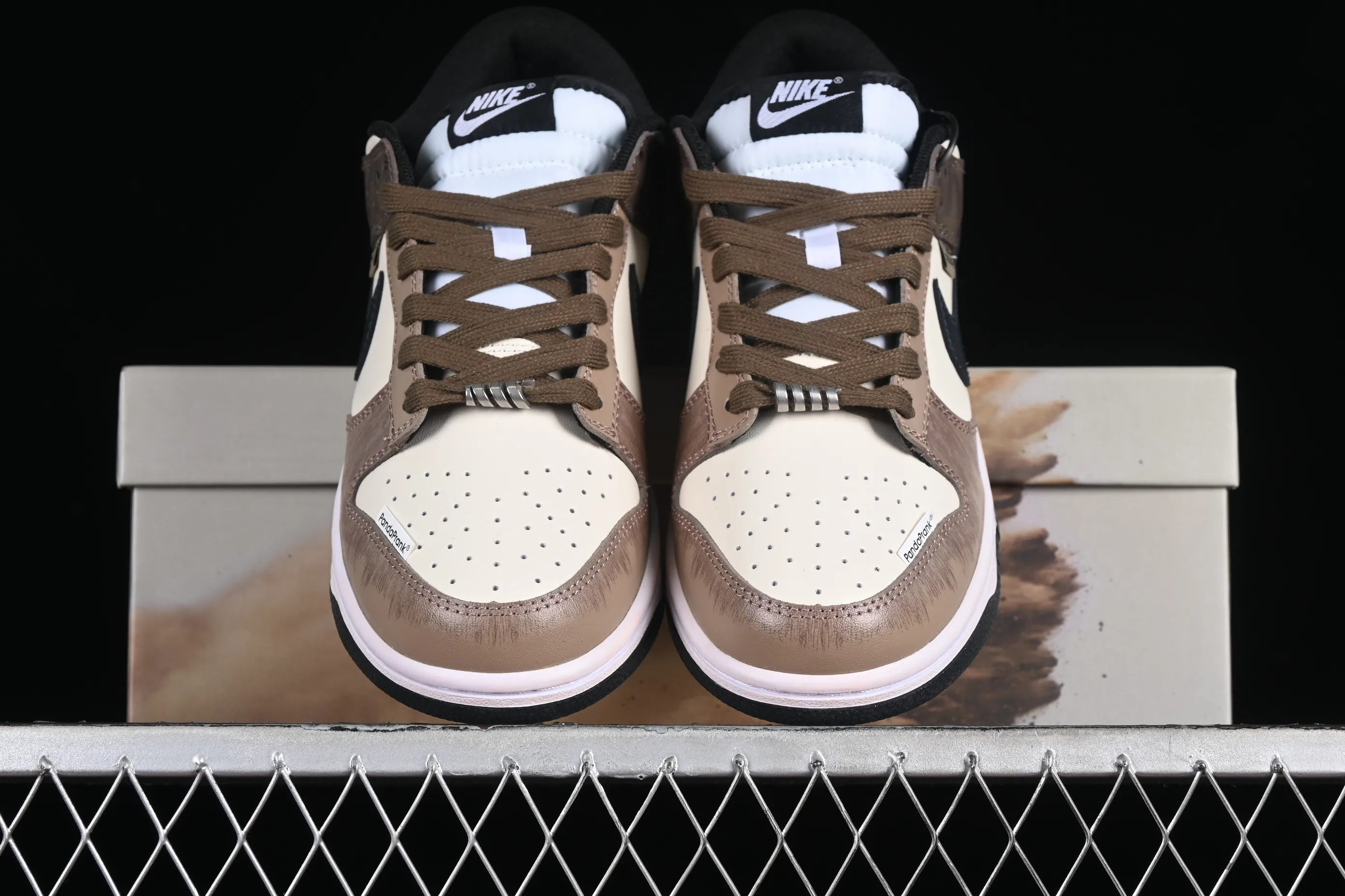 All Categories Nk SB Dunk Series Nk SB Dunk Low Low-top sneakers Nk Dunk Low Panda Prank Street Racing Rusty Distressed SB strap low-top casual sneakers DD1391-100